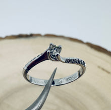 Load image into Gallery viewer, 14 ct. white gold ring with 0,27 tcw. diamonds