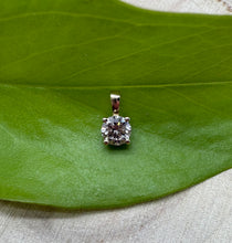 Load image into Gallery viewer, Pendant in 14 ct. gold with 0,40 ct. natural diamond