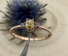 Load image into Gallery viewer, 14 ct. rose gold ring with 0,26 tcw. diamonds.