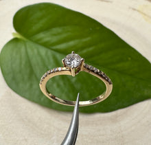 Load image into Gallery viewer, 14 ct. yellow gold ring with 0,37 tcw. diamonds