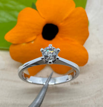 Load image into Gallery viewer, Ring in 14 ct. white gold with 0,25 ct. diamond