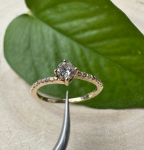 Load image into Gallery viewer, 14 ct. yellow gold ring with 0,37 tcw. diamonds