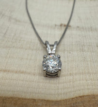 Load image into Gallery viewer, Necklace in 14 ct. white gold with 0,52 ct. diamond