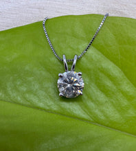 Load image into Gallery viewer, 14 ct. white gold necklace with 1,27 ct. diamond