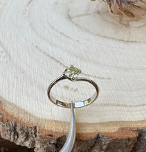 Load image into Gallery viewer, 14 ct. white gold ring with 0,47 ct. diamond