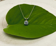 Load image into Gallery viewer, Necklace in 14 ct. gold with 0,51 ct. diamond
