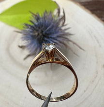 Load image into Gallery viewer, 14 ct. yellow gold ring with 0,28 ct. diamond