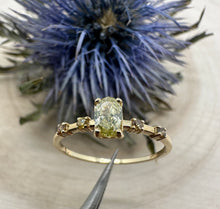 Load image into Gallery viewer, Ring in 14 ct. gold with 0,39 tcw. diamonds.