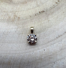 Load image into Gallery viewer, Pendant in 14 ct. gold with 0,40 ct. natural diamond