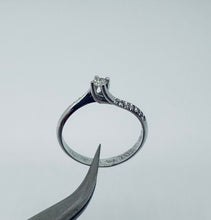 Load image into Gallery viewer, 14 ct. white gold ring with 0,27 tcw. diamonds