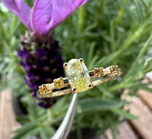 Load image into Gallery viewer, Ring in 14 ct. gold with 0,39 tcw. diamonds.