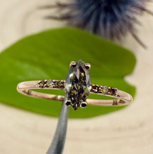 Load image into Gallery viewer, 14 ct. rose gold ring with 0,36 tcw. diamonds