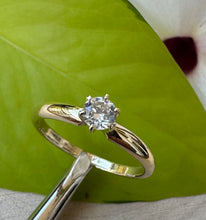 Load image into Gallery viewer, 14 ct. goldring with 0,30 ct. diamond
