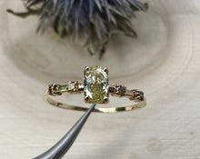 Load image into Gallery viewer, Ring in 14 ct. gold with 0,39 tcw. diamonds.
