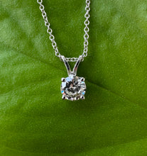 Load image into Gallery viewer, 14 ct. white gold necklace with 0,44 ct. diamond pendant