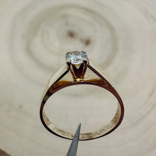 Load image into Gallery viewer, 14 ct. yellow gold ring with 0,28 ct. diamond