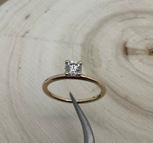 Load image into Gallery viewer, 14 ct. goldring with 0,35 ct. diamond