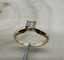 Load image into Gallery viewer, Yellow gold ring with 0,25 ct. diamond