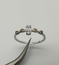 Load image into Gallery viewer, Ring in 14 ct. white gold with 0,31 tcw. diamonds