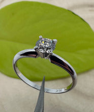 Load image into Gallery viewer, Ring in 14 ct. white gold with 0,40 ct. diamond