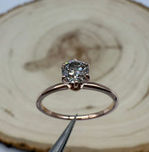 Load image into Gallery viewer, Ring in 14 ct. rose gold with one 0,50 ct. natural diamond