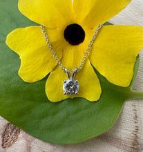 Load image into Gallery viewer, 14 ct. white gold necklace with 0,44 ct. diamond pendant