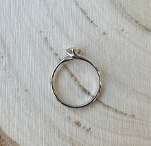 Load image into Gallery viewer, 14 ct. white gold ring with 0,47 ct. diamond