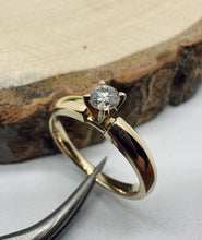 Load image into Gallery viewer, Ring in 14 ct. yellow gold with 0,25 ct. diamond
