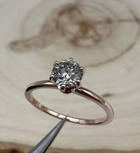 Load image into Gallery viewer, Ring in 14 ct. rose gold with one 0,50 ct. natural diamond