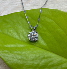 Load image into Gallery viewer, 14 ct. white gold necklace with 1,27 ct. diamond
