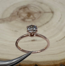Load image into Gallery viewer, Ring in 14 ct. rose gold with one 0,50 ct. natural diamond