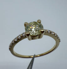 Load image into Gallery viewer, 14 ct. gold ring with 0,74 tcw. diamonds.