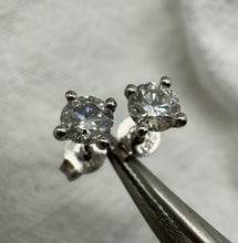 Load image into Gallery viewer, Stud earrings in 14 ct. white gold with 0,60 tcw. diamonds