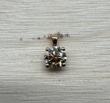 Load image into Gallery viewer, Pendant in 14 ct. rose gold holding one 0,51 ct. natural diamond