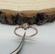 Load image into Gallery viewer, 14 ct. rose gold ring with 0,25 tcw. diamonds