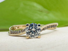 Load image into Gallery viewer, 14 ct. gold ring with 0,47 tcw. diamonds