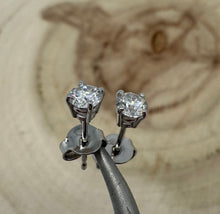 Load image into Gallery viewer, Stud earrings in 14 ct. white gold with 0,50 tcw. diamonds