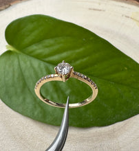 Load image into Gallery viewer, 14 ct. yellow gold ring with 0,37 tcw. diamonds