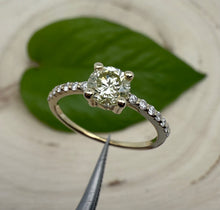 Load image into Gallery viewer, 14 ct. gold ring with 0,74 tcw. diamonds.