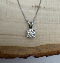 Load image into Gallery viewer, Necklace in 14 ct. white gold with 0,52 ct. diamond
