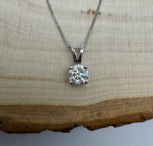 Load image into Gallery viewer, Necklace in 14 ct. white gold with 0,52 ct. diamond