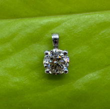Load image into Gallery viewer, 14 ct. white gold pendant with a 0,60 ct. natural diamond