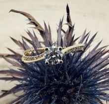 Load image into Gallery viewer, 14 ct. gold ring with 0,47 tcw. diamonds