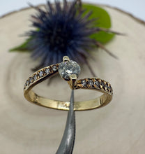 Load image into Gallery viewer, Ring in 14 ct. yellow gold with 0,37 tcw. diamonds