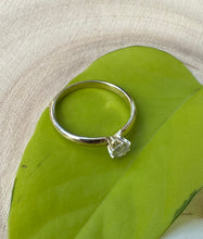 Load image into Gallery viewer, 14 ct. goldring with 0,30 ct. diamond