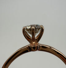 Load image into Gallery viewer, Ring in 14 ct. rose gold with one 0,50 ct. natural diamond