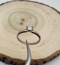 Load image into Gallery viewer, Ring in 14 ct. pink gold with 0,26 ct. diamond