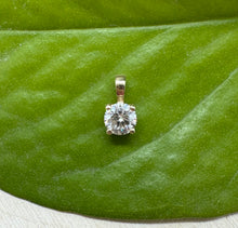 Load image into Gallery viewer, Pendant in 14 ct. gold with 0,41 ct. natural diamond.