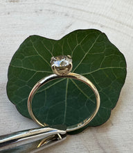 Load image into Gallery viewer, 14 ct. gold ring with 0,50 ct. natural diamond