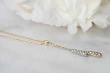 Load image into Gallery viewer, Elegant Gold Necklace with 84 Colourless Diamonds.